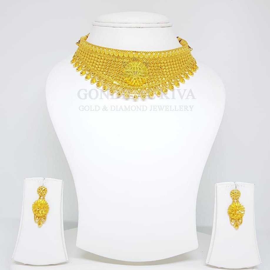Elegant Necklace Set In 22ct Gold GNS 190