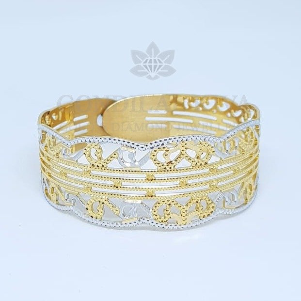 22k Gold Triangular Shimmer Bangle Bracelet | Raj Jewels