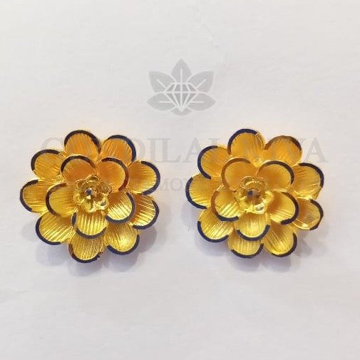 22kt gold floral studs